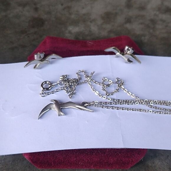 Flying Sea Bird Tern Silver tone metal Necklace and Earrings Nautical - Picture 9 of 9